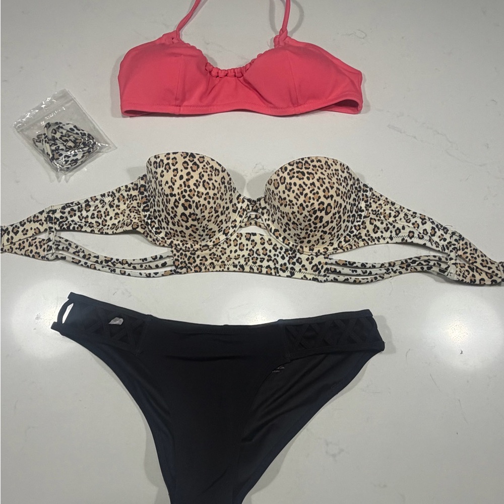 Victoria’s Secret swim trio!